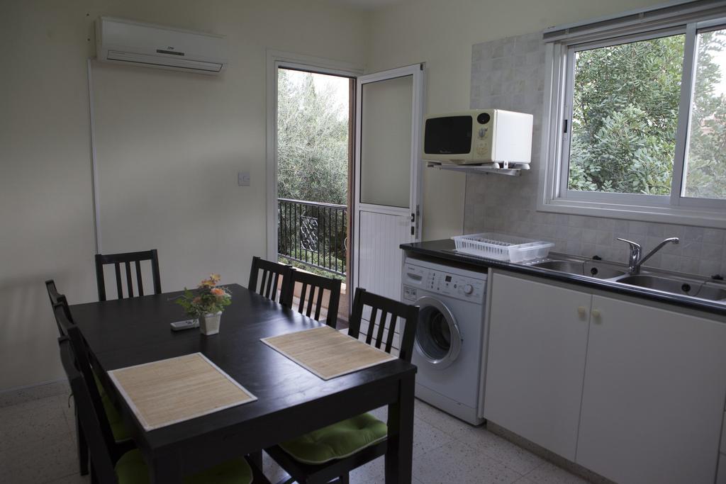 The Marilouize Apartment Pegeia Pokoj fotografie